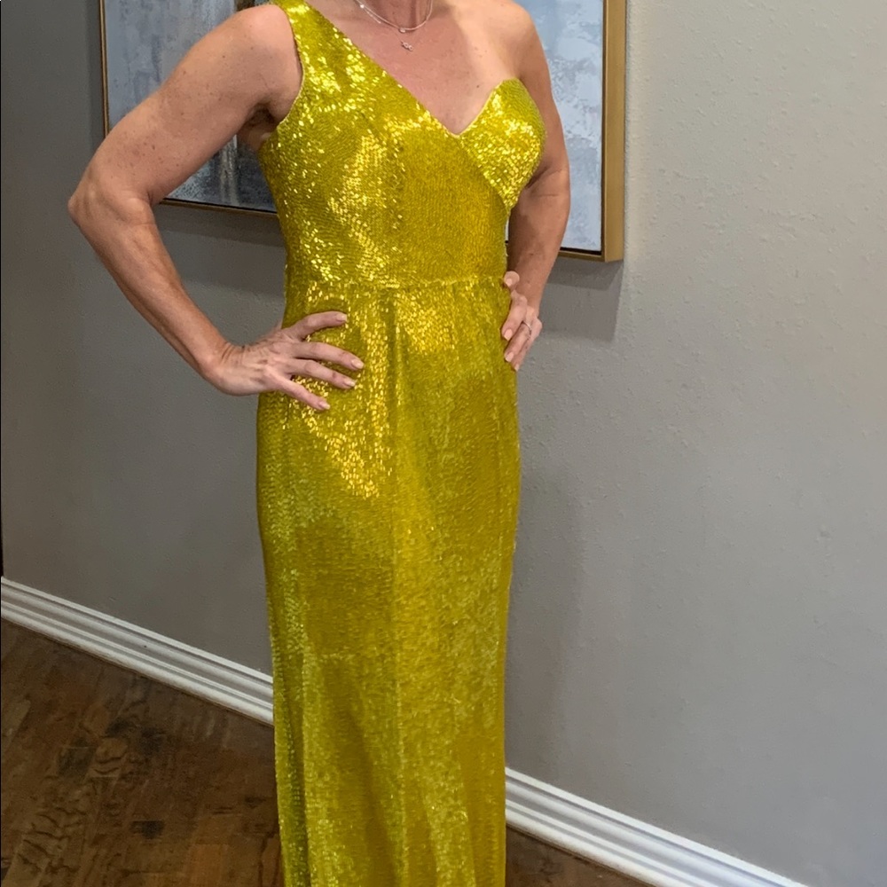 Yellow pageant gown trade for @leslygarcitv
